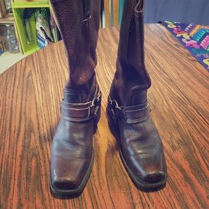 Harness Frye Boots sz 8 1/2